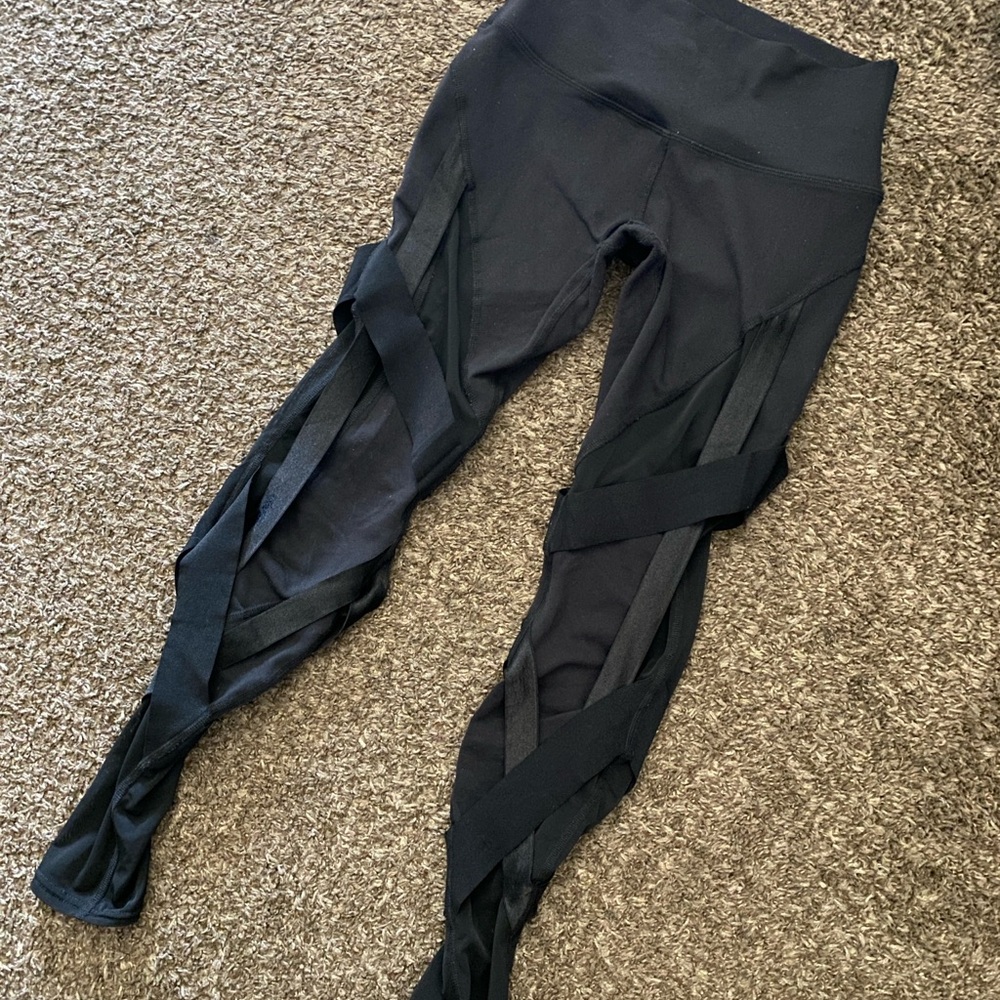 ALO Yoga Bandage Leggings